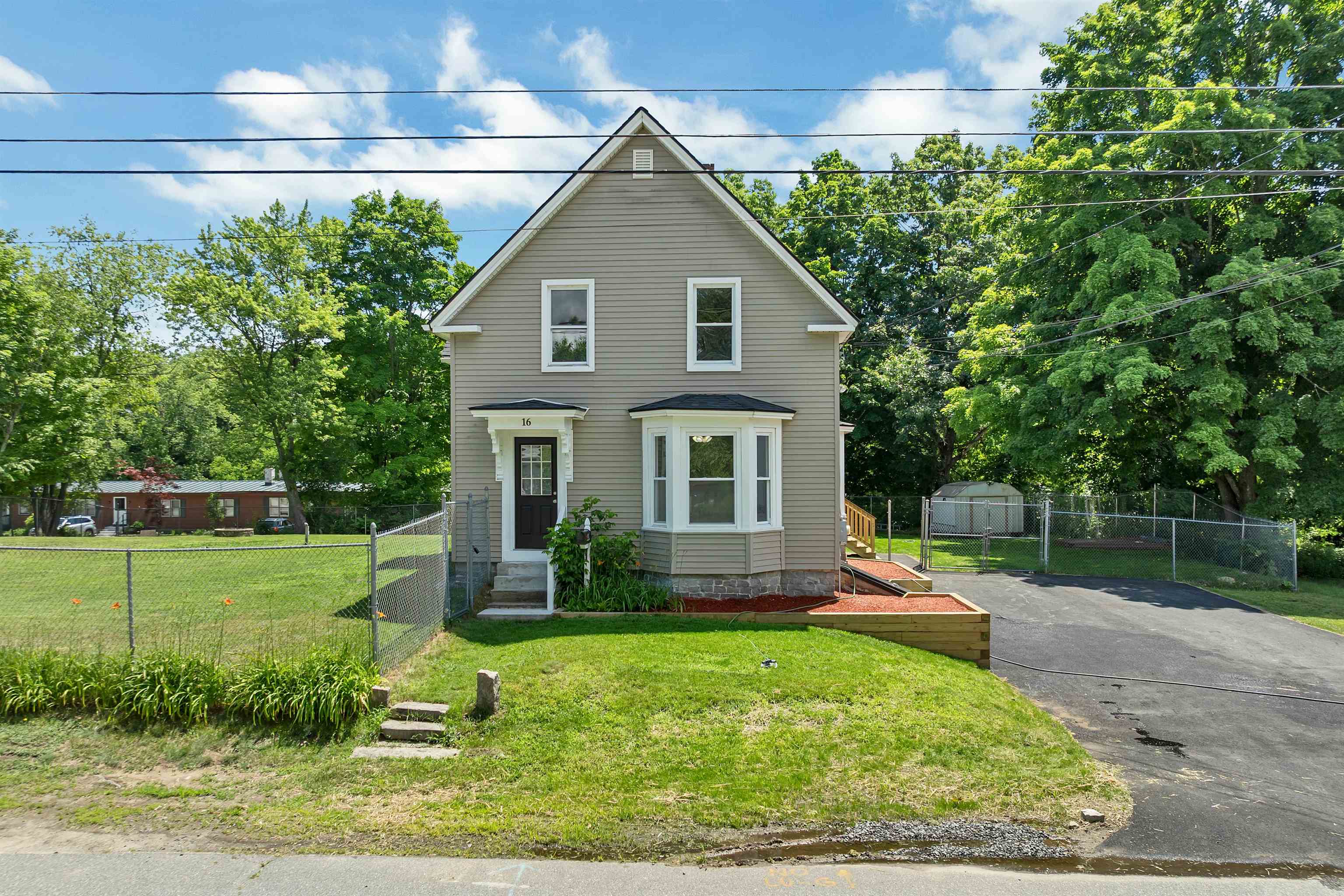 16 Brook Street Derry, NH 03038 - Photo 1 of 60