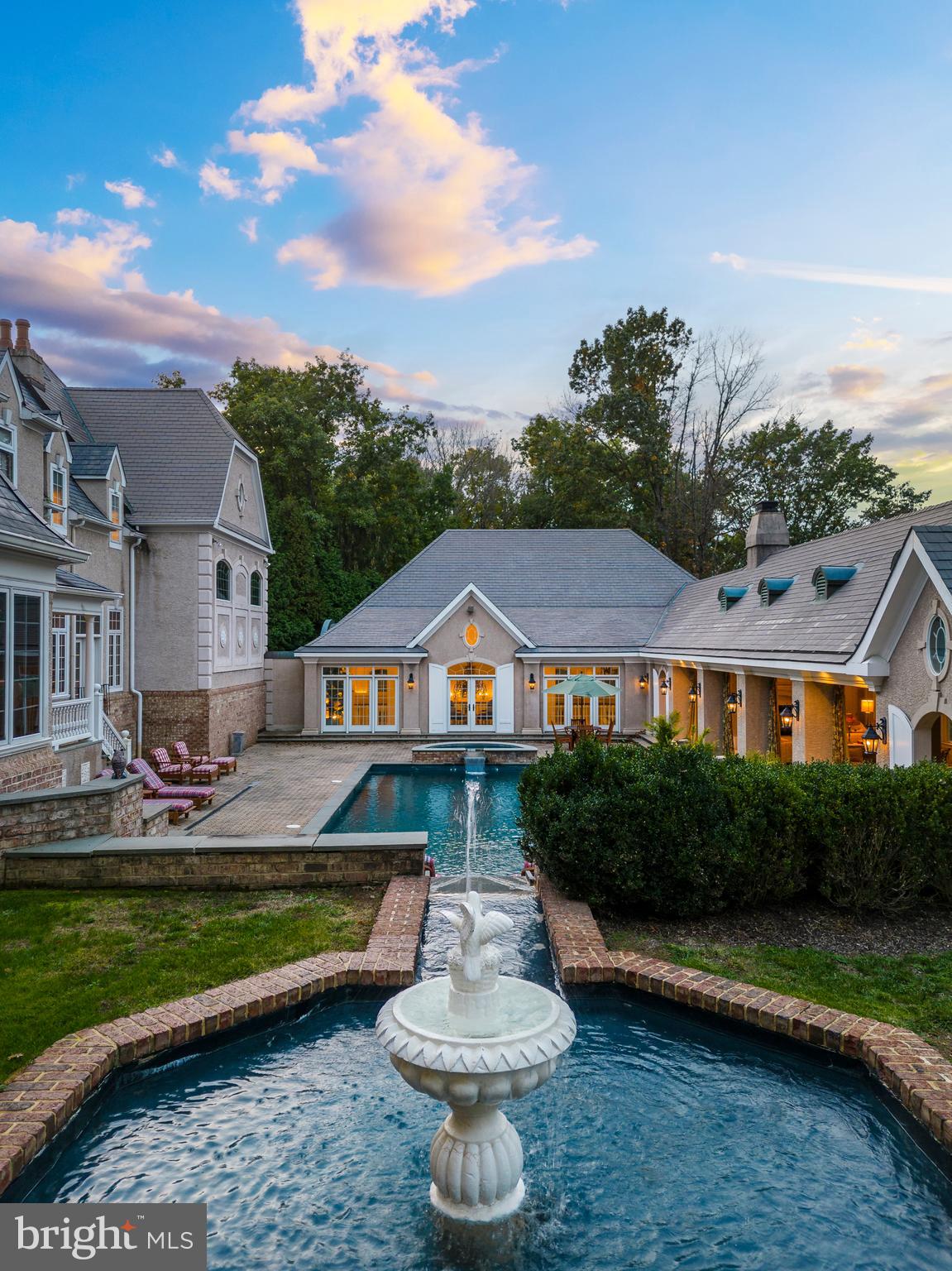 810 Chateau Lane Villanova, PA 19085 - Photo 6 of 26 Outdoor pool and portico