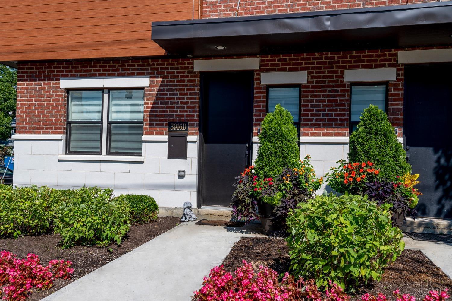 3916 Edwards Road, Unit D Cincinnati, OH 45209 - Photo 2 of 45