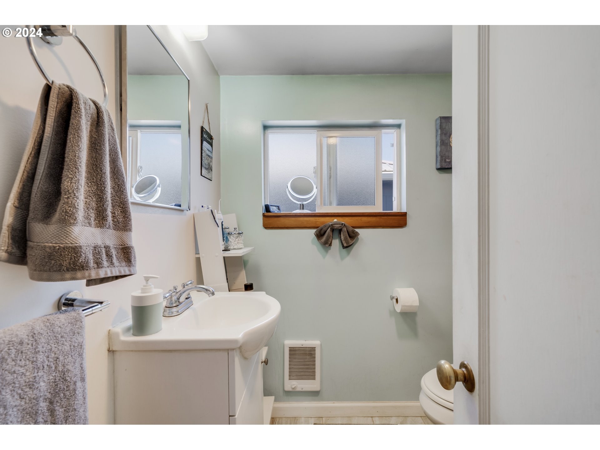 2293 Bayview Road West Netarts, OR 97141 - Photo 30 of 41 Gallery Image 30