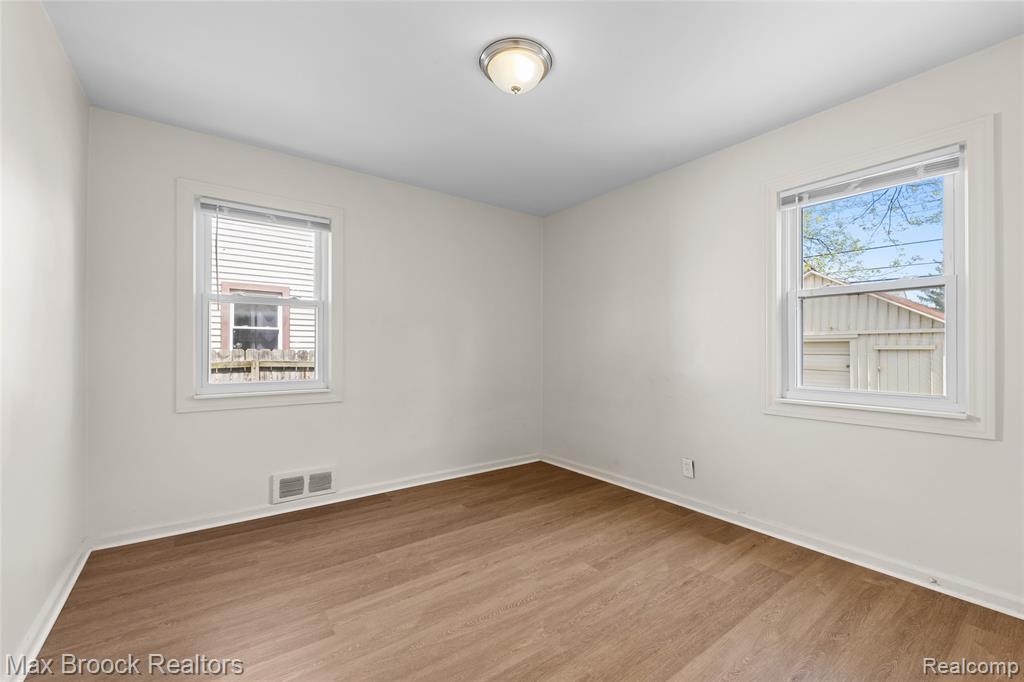 3012 Greenfield Road Berkley, MI 48072 - Photo 10 of 19