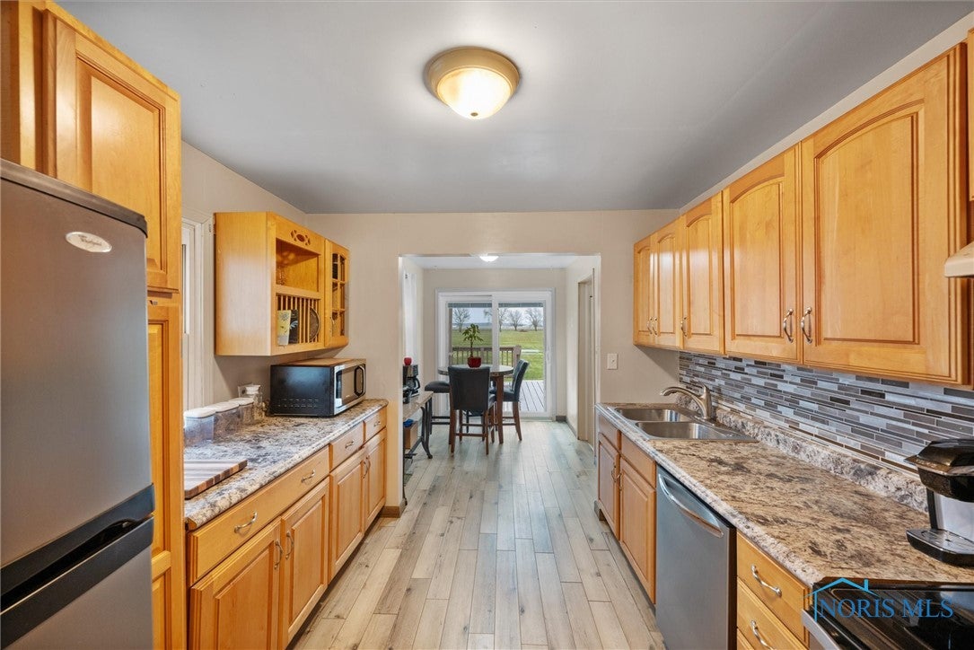 5427 Keller Road Walbridge, OH 43465 - Photo 8 of 41 Gallery Image 8