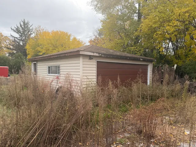 $79,000 | 16610 Geneva Drive, Harvey, IL 60426