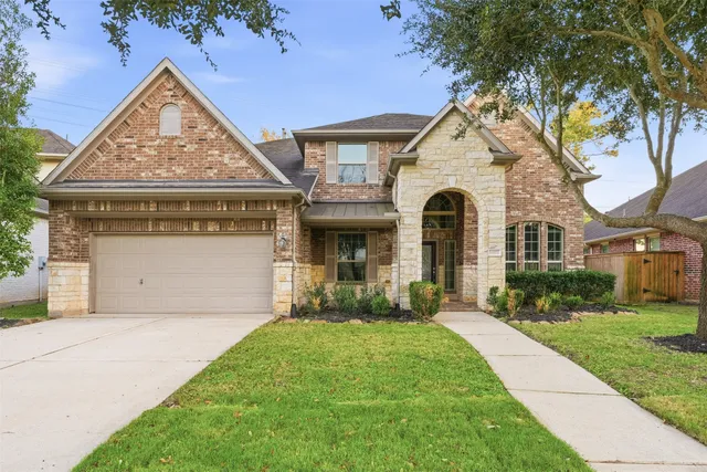 $788,000 | 5023 Blackwater Lane, Sugar Land, TX 77479