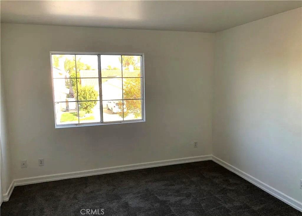 643 Dunkirk Drive Oxnard, CA 93035 - Photo 16 of 18 an empty room with a window