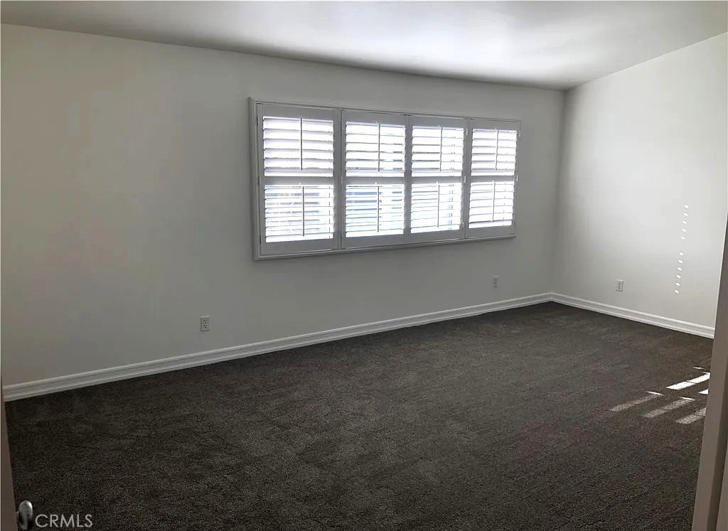 643 Dunkirk Drive Oxnard, CA 93035 - Photo 9 of 18 an empty room with a window