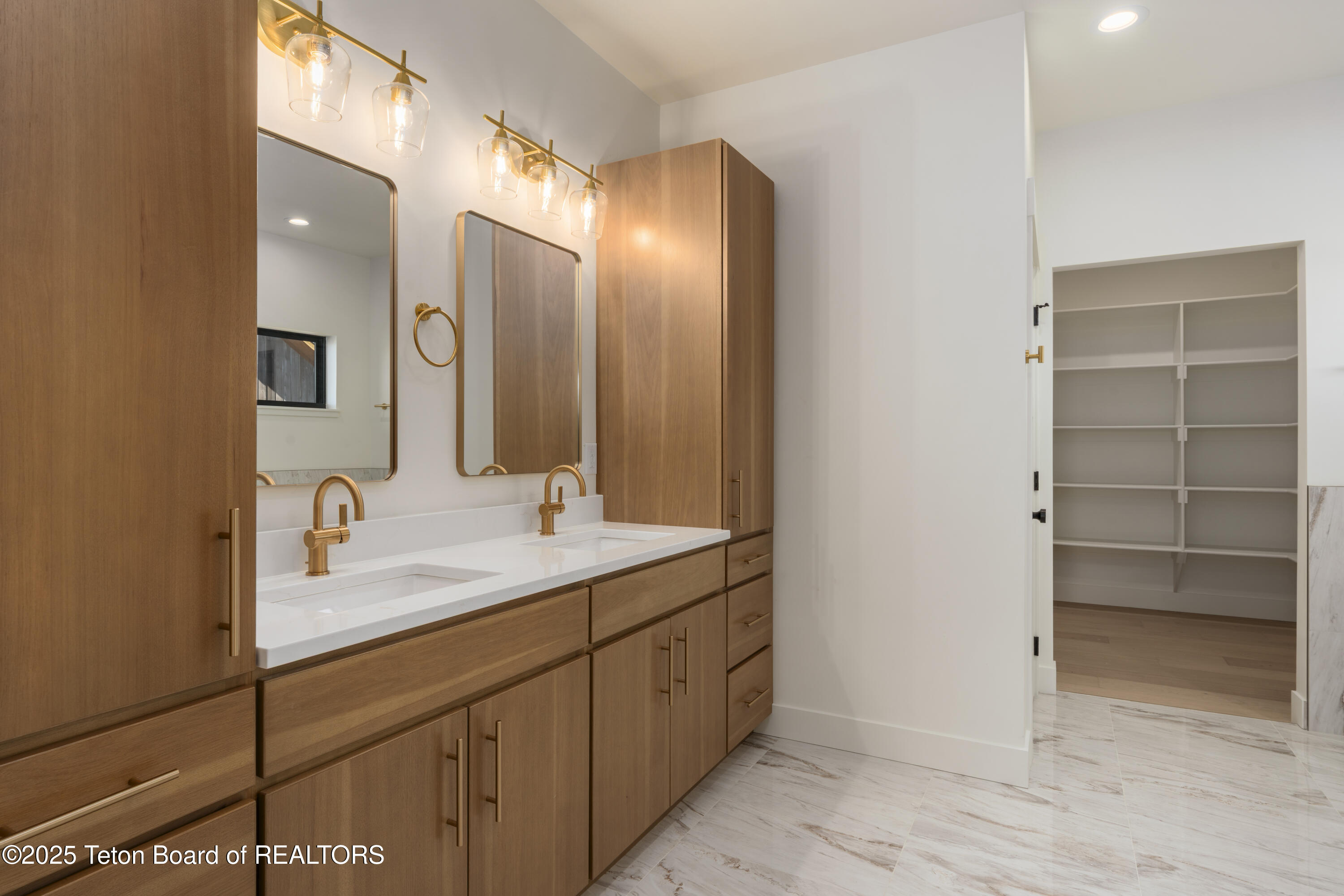 1170 Kayak Loop Victor, ID 83455 - Photo 20 of 41 Primary Bathroom