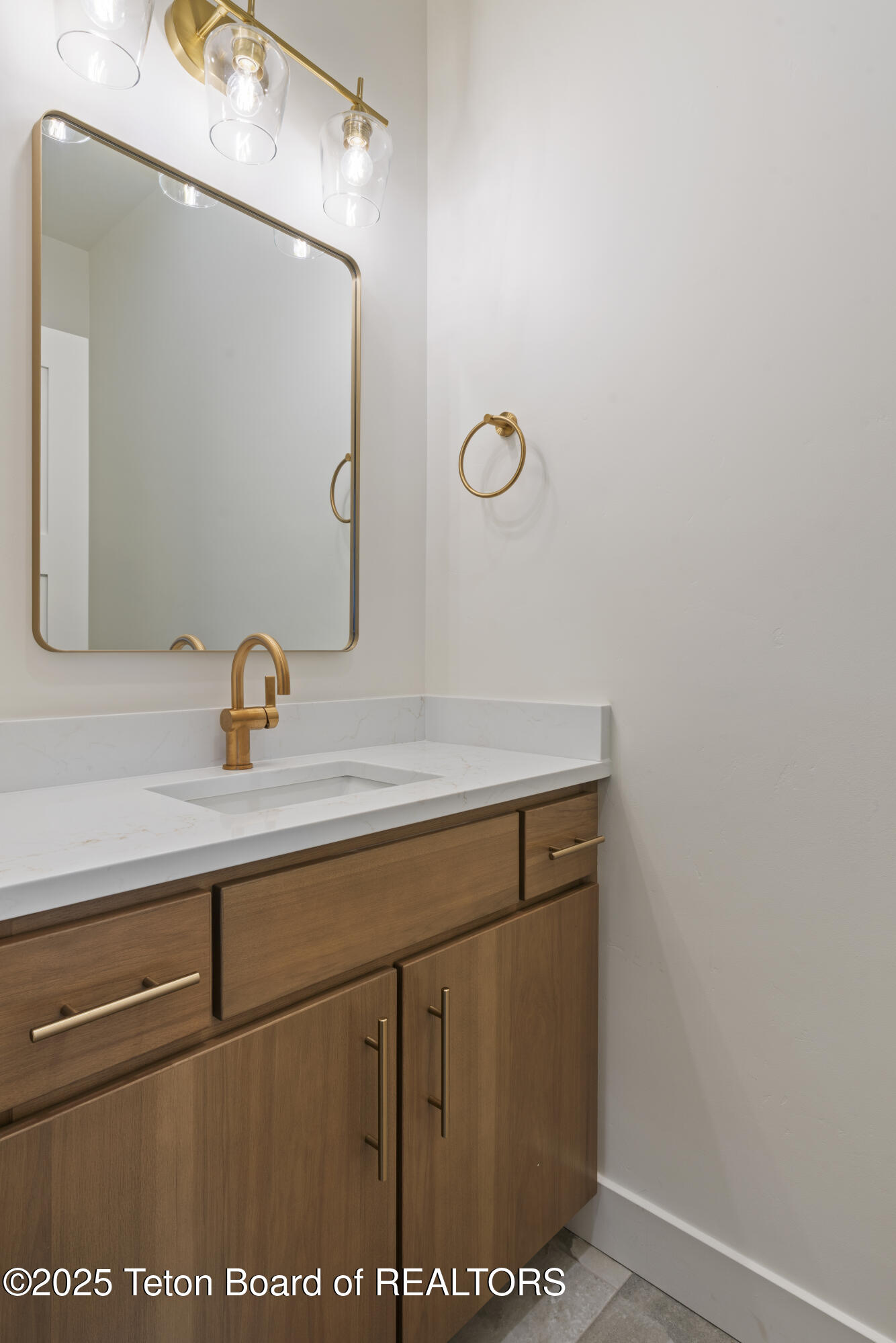 1170 Kayak Loop Victor, ID 83455 - Photo 24 of 41 Hall Bathroom