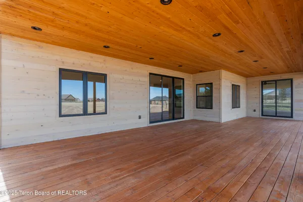 $1,095,000 | 1170 Kayak Loop, Victor, ID 83455