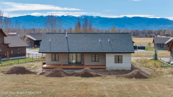 $1,095,000 | 1170 Kayak Loop, Victor, ID 83455