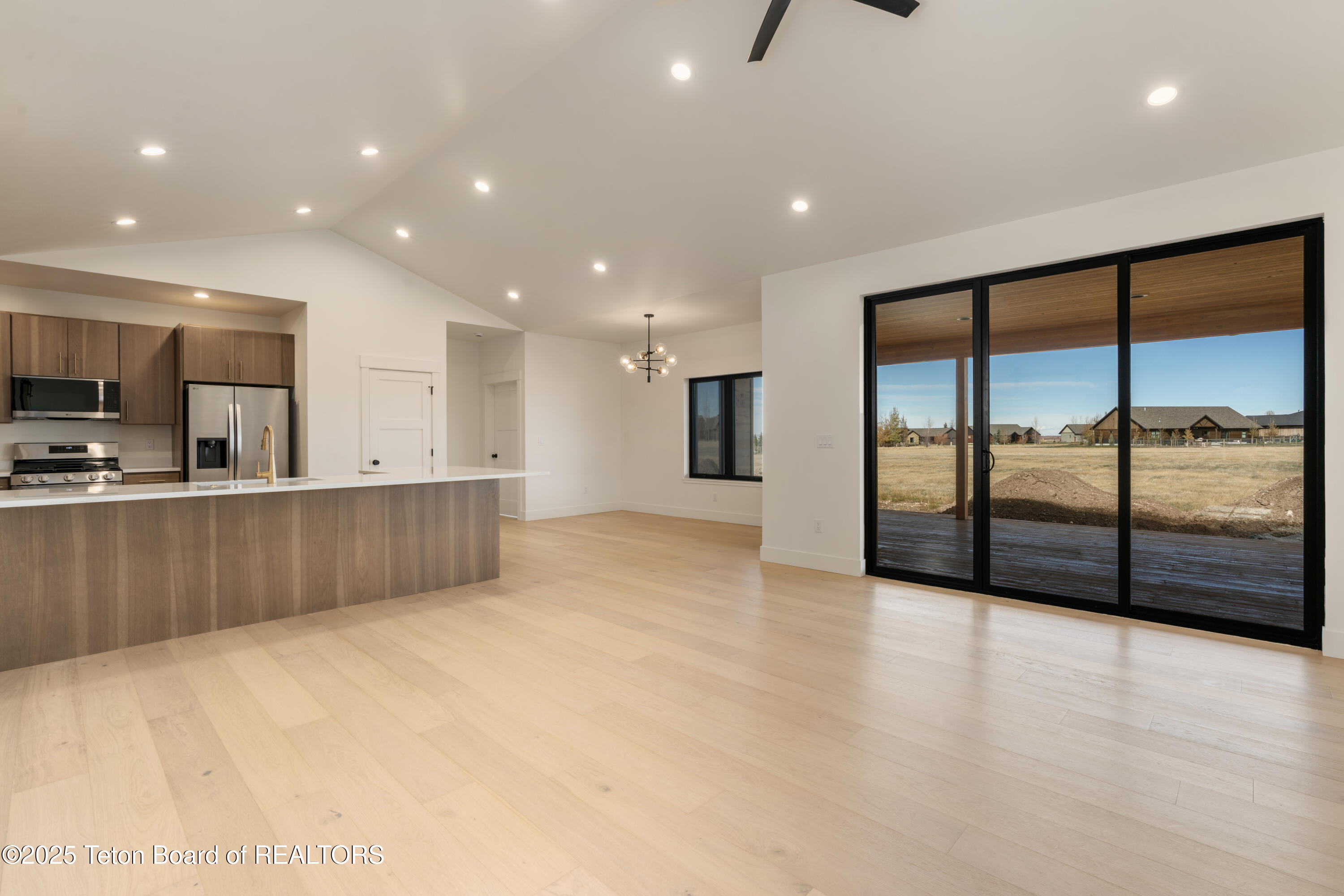 1170 Kayak Loop Victor, ID 83455 - Photo 10 of 41 Living/Dining