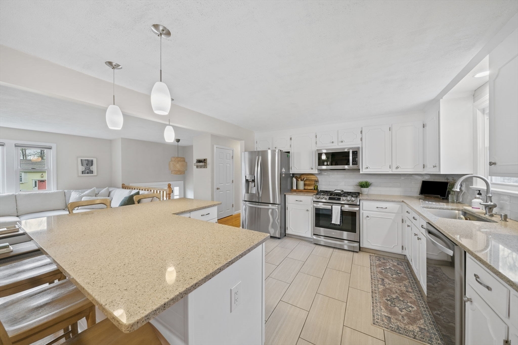 5 Samson Road Foxboro, MA 02035 - Photo 8 of 35 Gallery Image 8