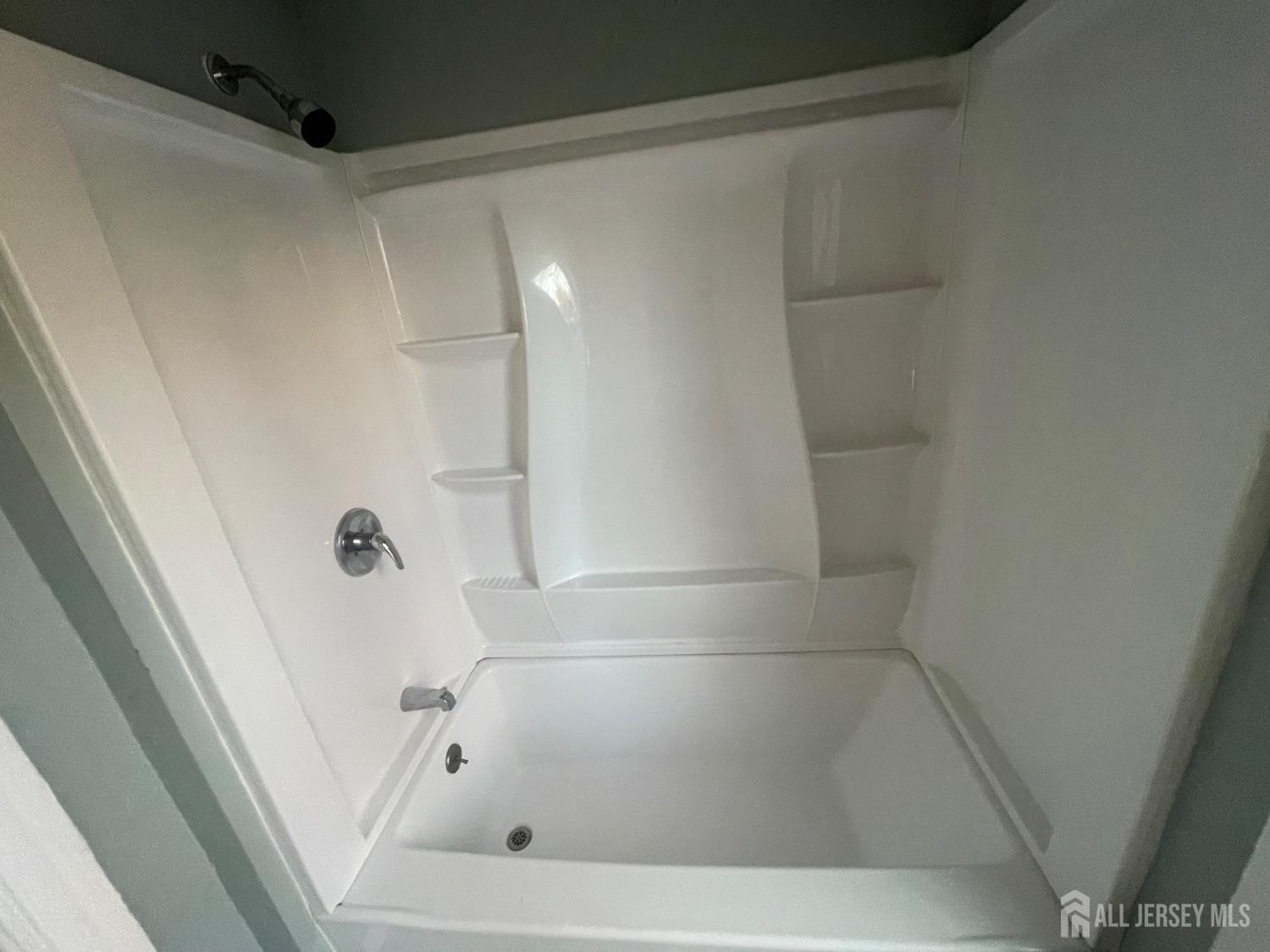 577 Rahway Avenue, Unit STUDI Woodbridge, NJ 07095 - Photo 2 of 7