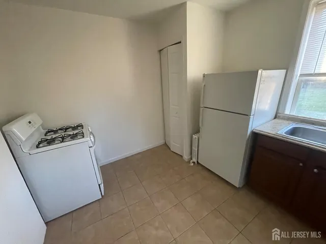 $1,675 | 577 Rahway Avenue, Unit STUDI, Woodbridge, NJ 07095