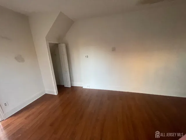 $1,675 | 577 Rahway Avenue, Unit STUDI, Woodbridge, NJ 07095