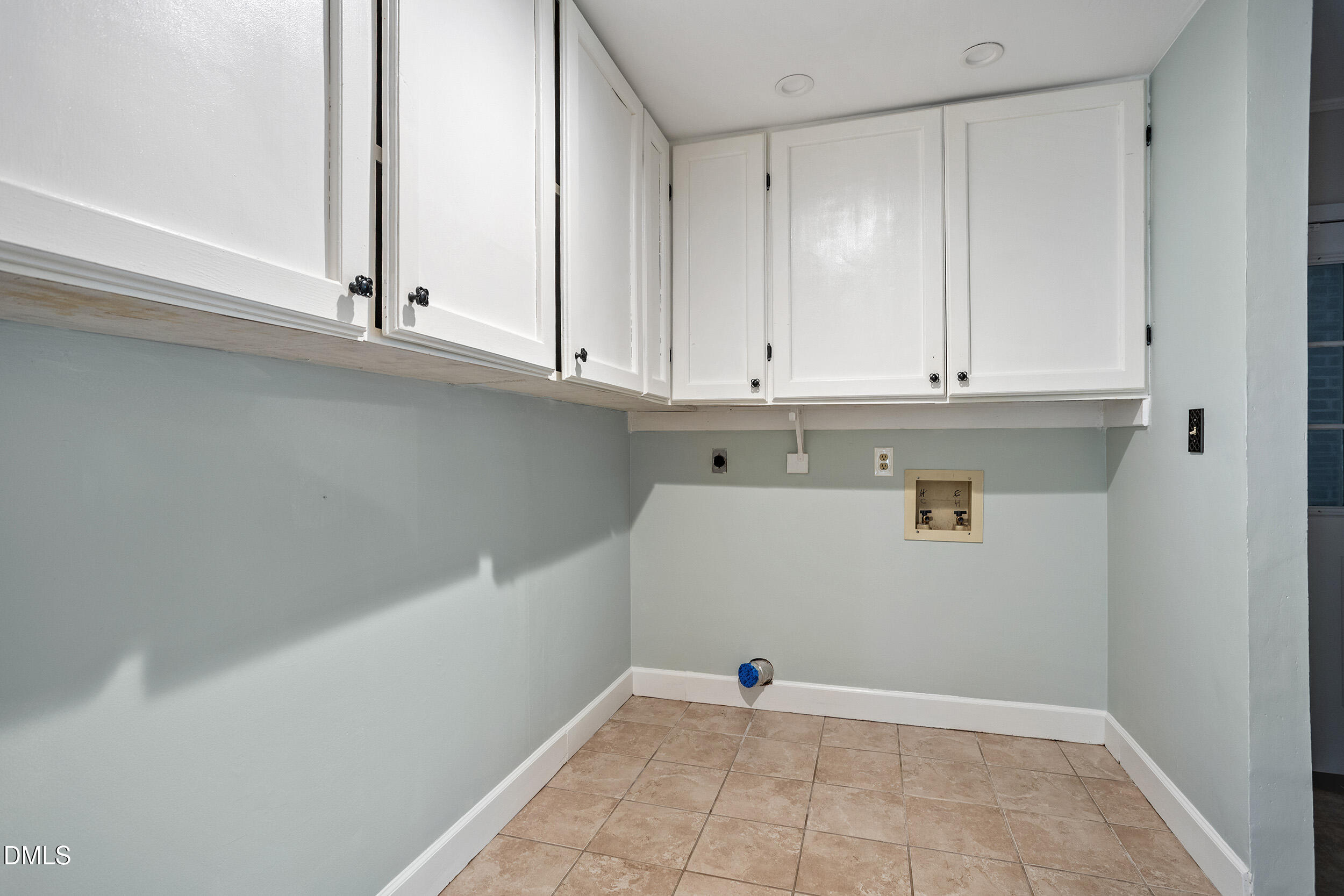 8717 Mansfield Drive Raleigh, NC 27613 - Photo 28 of 45