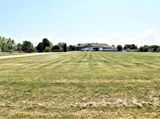 $55,000 | 15582 Douglas Avenue, Sandwich, IL 60548