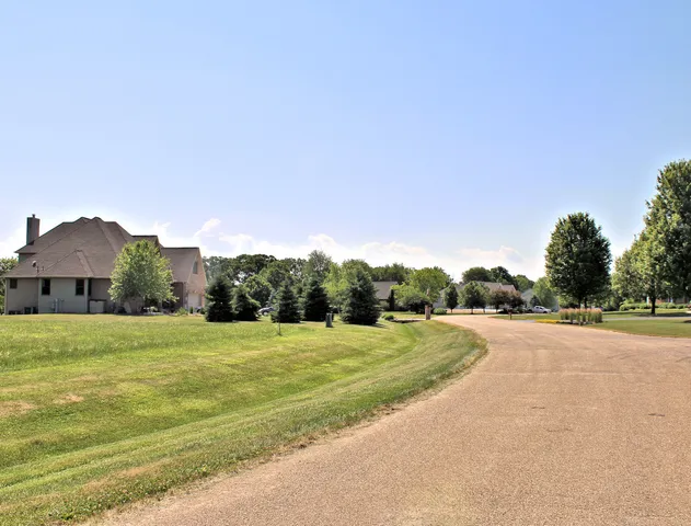 $55,000 | 15582 Douglas Avenue, Sandwich, IL 60548