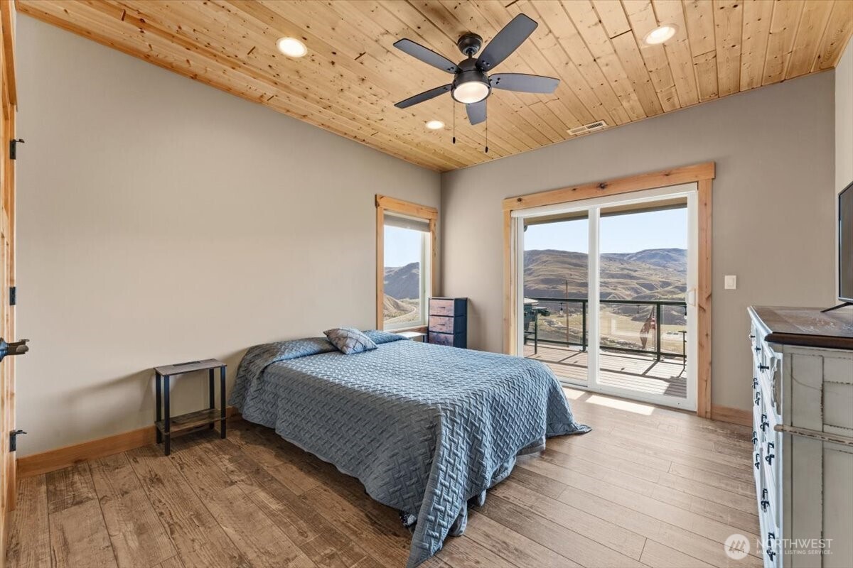 525 Columbia View Road Chelan, WA 98816 - Photo 22 of 40