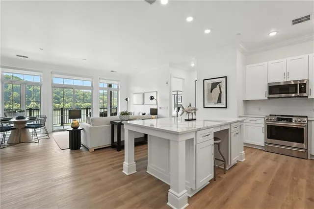 $859,000 | 1 1st Street, Unit 305, Oakmont, PA 15139