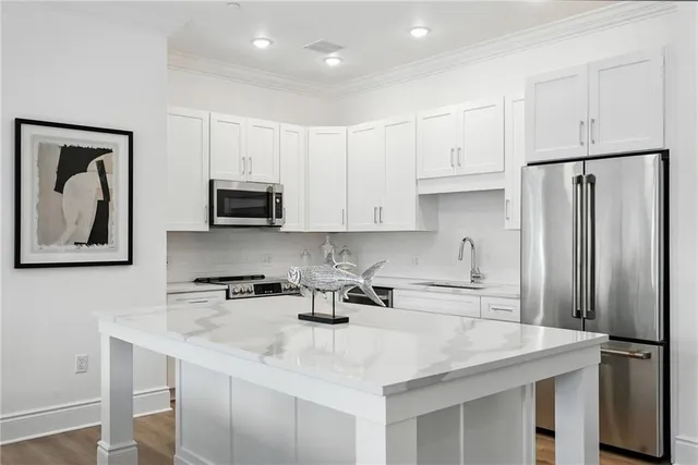 $859,000 | 1 1st Street, Unit 305, Oakmont, PA 15139