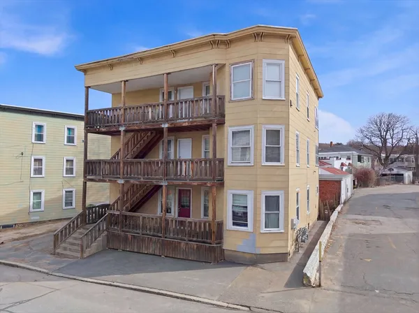 $634,900 | 119 Woodland Street, Fitchburg, MA 01420