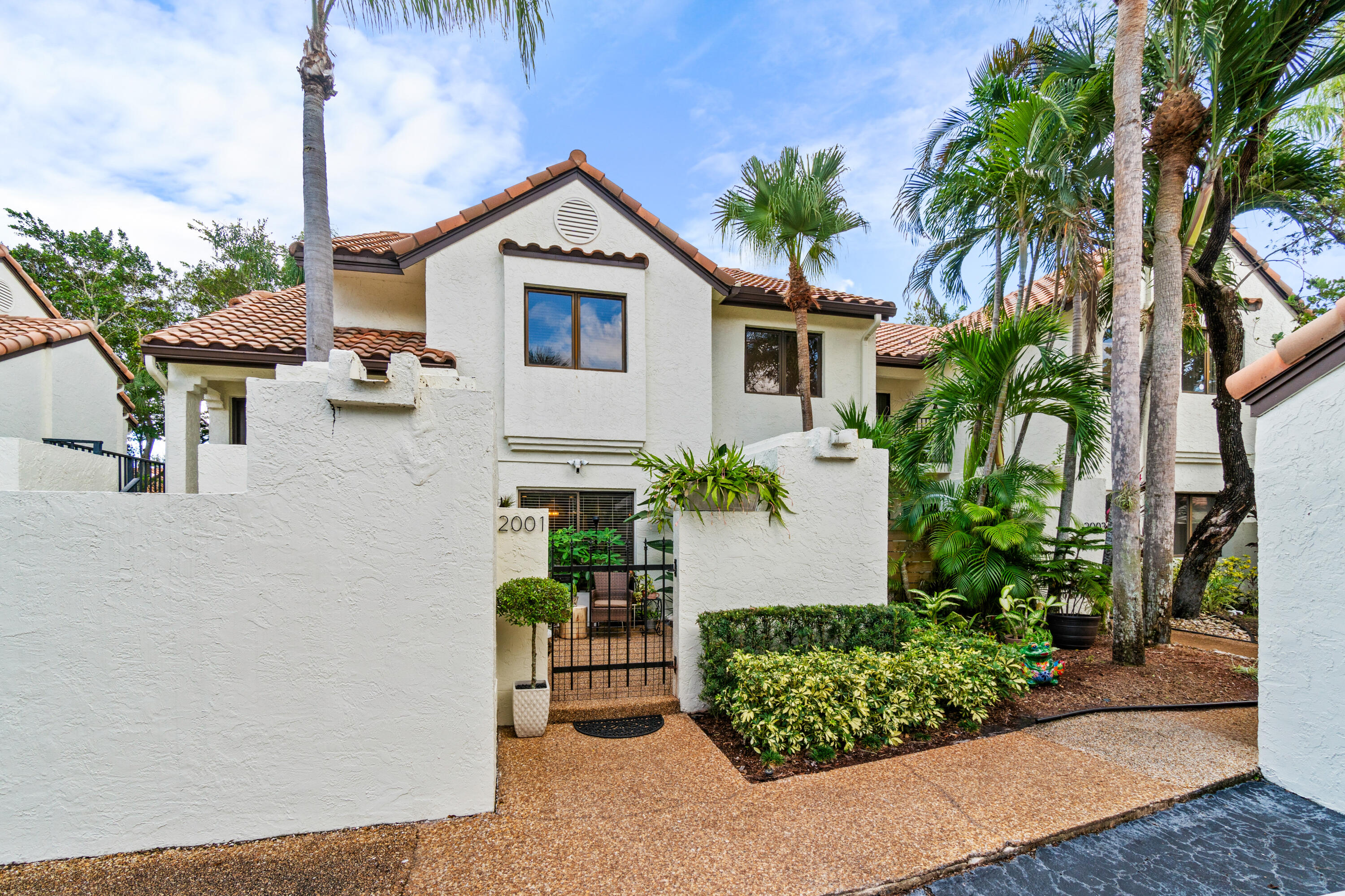 7926 Seville Place, Unit 2001 Boca Raton, FL 33433 - Photo 1 of 50 005-7926SevillePlace-BocaRaton-FL-33433-