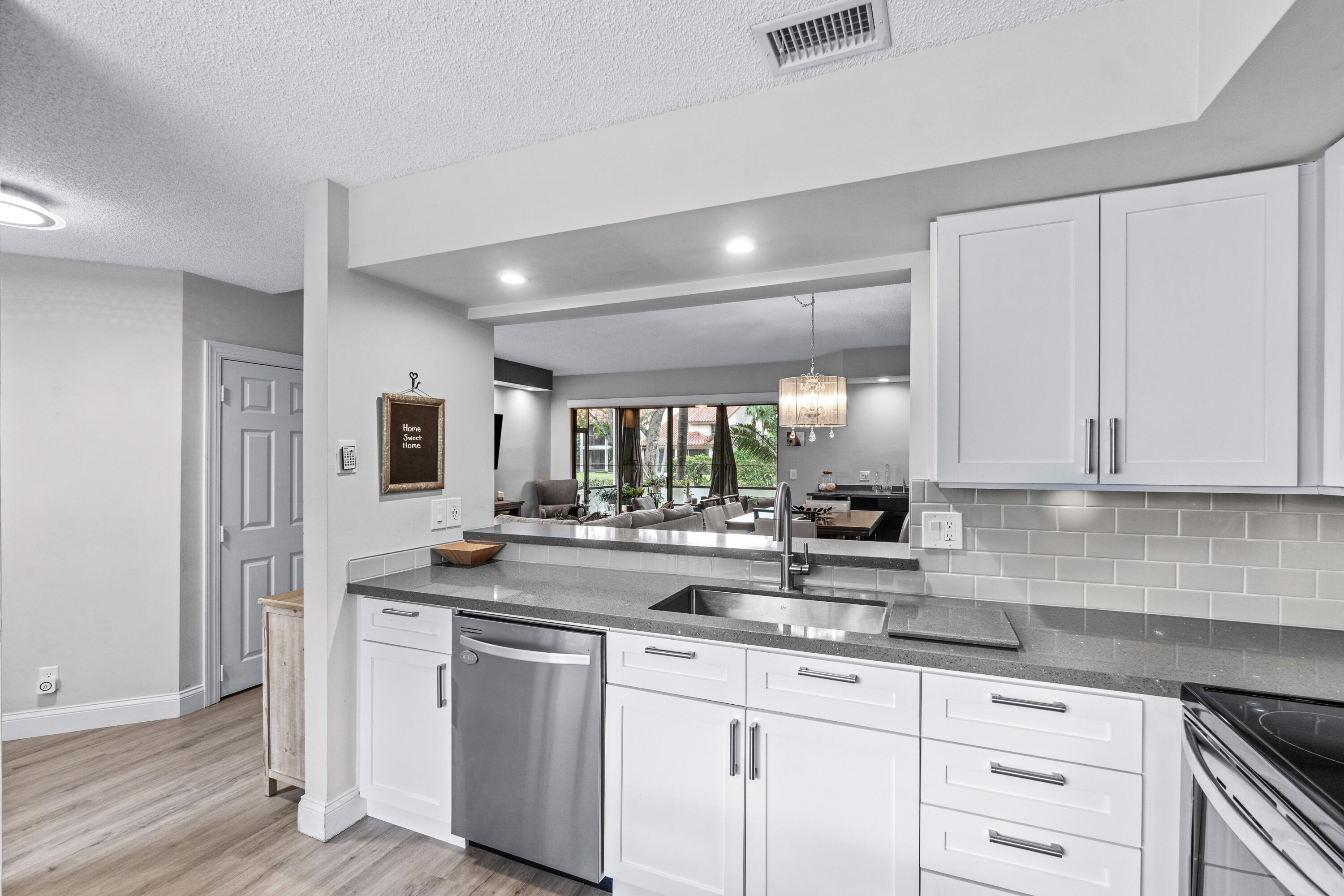 7926 Seville Place, Unit 2001 Boca Raton, FL 33433 - Photo 11 of 50 014-7926SevillePlace-BocaRaton-FL-33433-