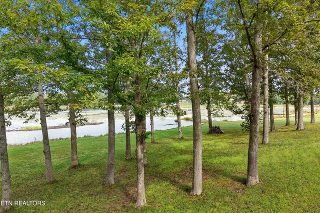 $650,000 | 605 South Lake Drive, Oneida, TN 37841