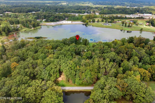$650,000 | 605 South Lake Drive, Oneida, TN 37841