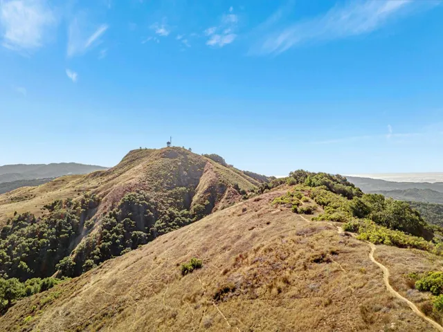 a view of a dry field