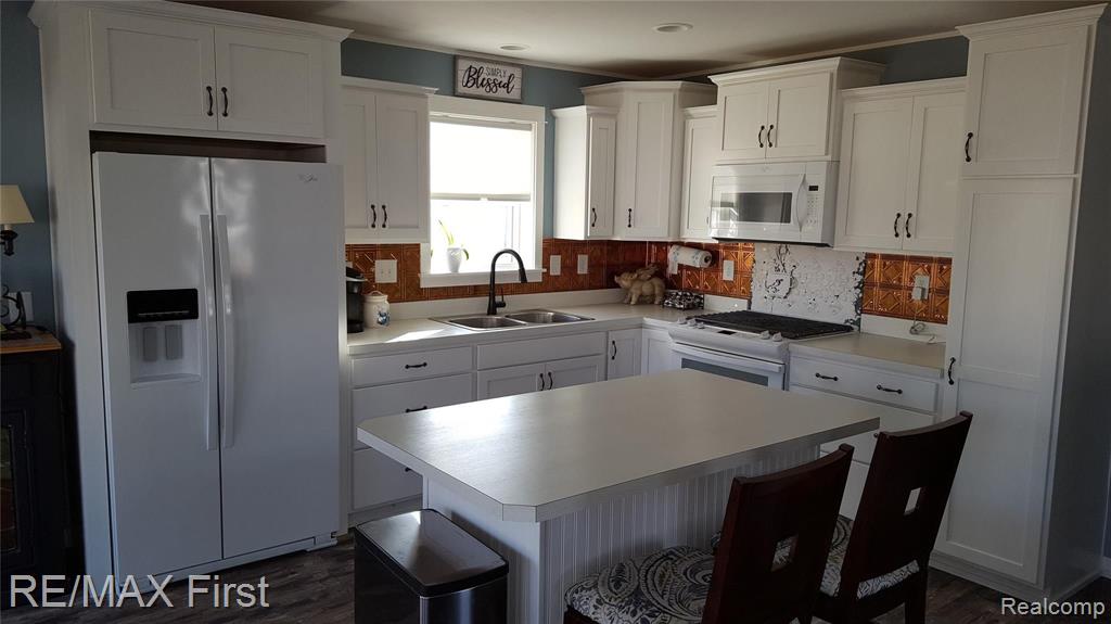 7684 Holiday Road Lexington, MI 48450 - Photo 17 of 32