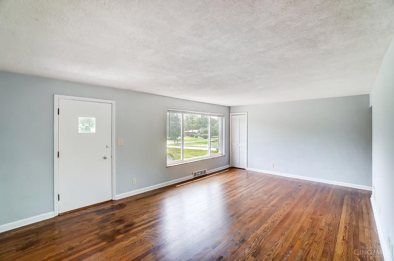 7914 Woodruff Road Cincinnati, OH 45255 - Photo 11 of 43 Gallery Image 11