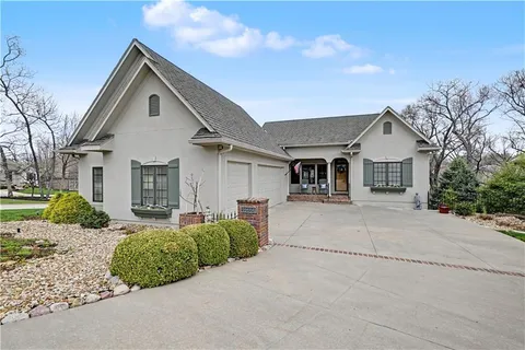$1,175,000 | 16661 South Country Club Drive, Loch Lloyd, MO 64012