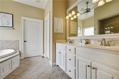 $1,175,000 | 16661 South Country Club Drive, Loch Lloyd, MO 64012