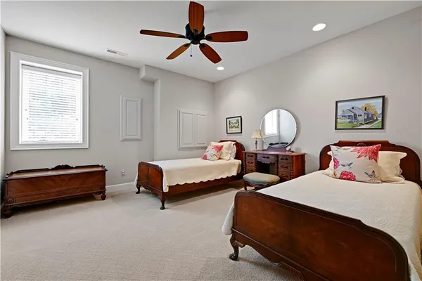 $1,175,000 | 16661 South Country Club Drive, Loch Lloyd, MO 64012