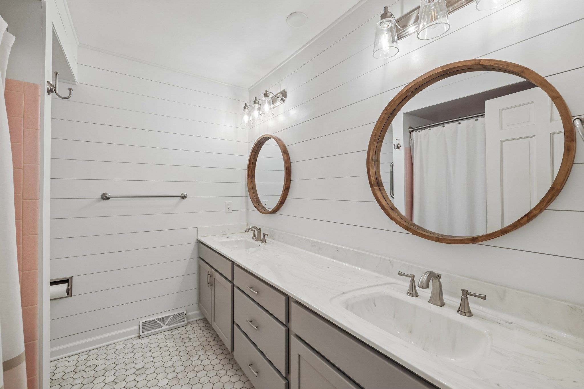 5318 Comanche Way Madison, WI 53704 - Photo 32 of 63 Gallery Image 32
