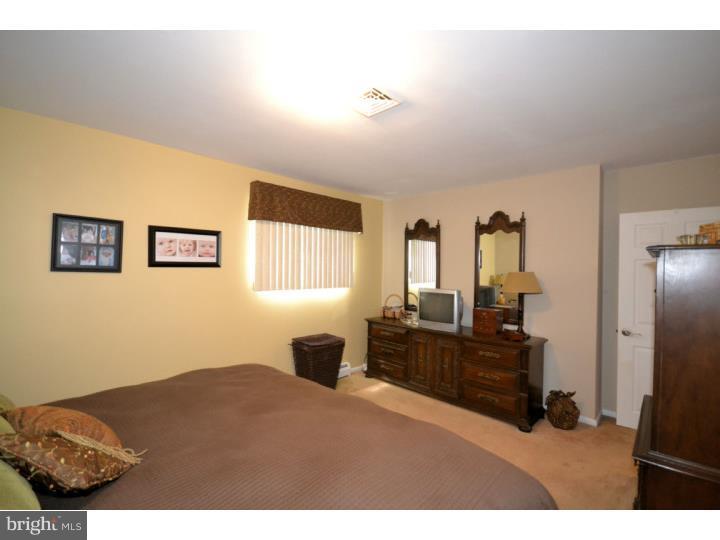 1364 Foster Road Warminster, PA 18974 - Photo 16 of 24 Gallery Image 16