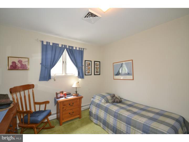 1364 Foster Road Warminster, PA 18974 - Photo 17 of 24 Gallery Image 17