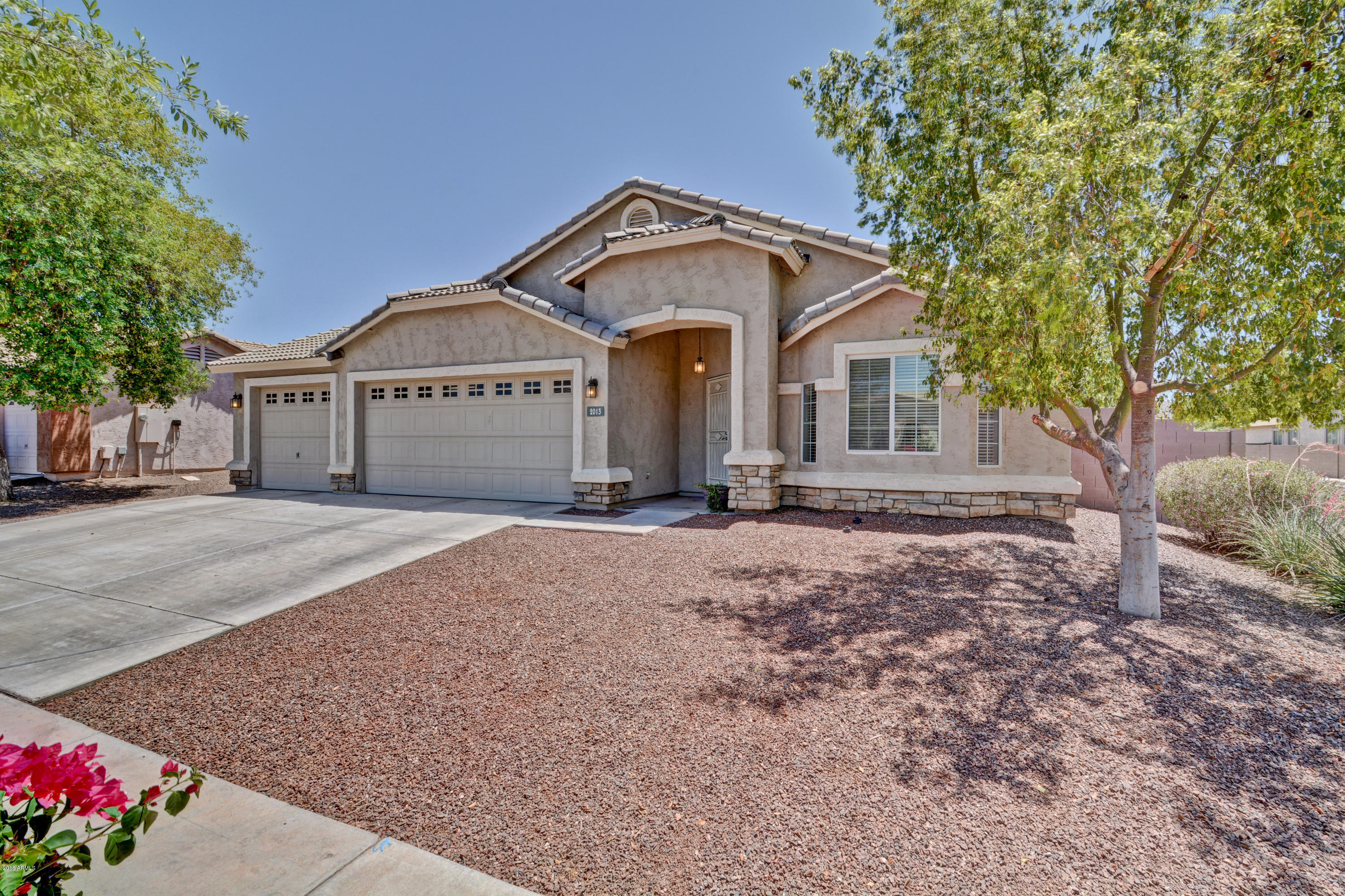 2013 West Maldonado Road Phoenix, AZ 85041 - Photo 3 of 37 Maldonado (3)