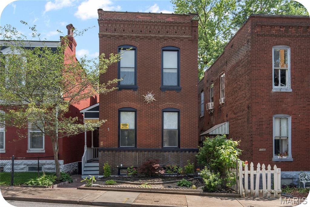 1944 Provenchere Place St. Louis, MO 63118 - Photo 1 of 54