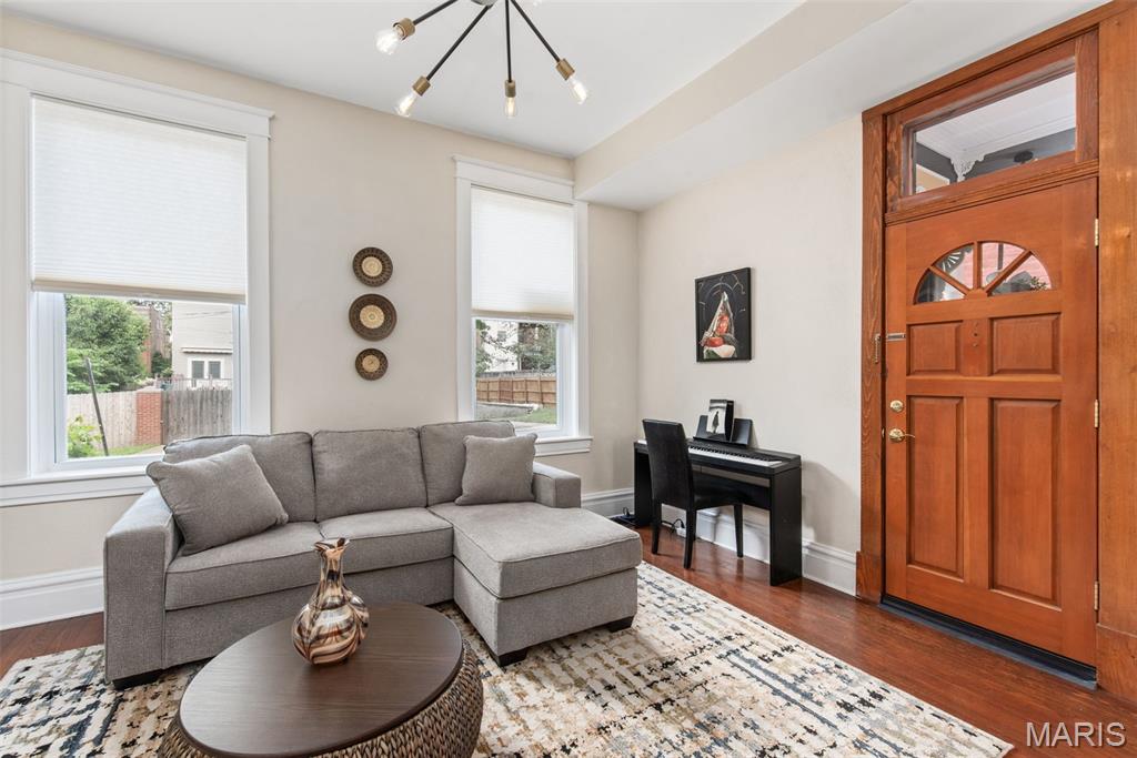 1944 Provenchere Place St. Louis, MO 63118 - Photo 11 of 54