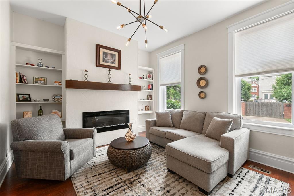 1944 Provenchere Place St. Louis, MO 63118 - Photo 12 of 54