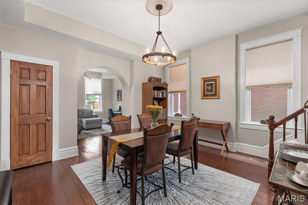 1944 Provenchere Place St. Louis, MO 63118 - Photo 15 of 54
