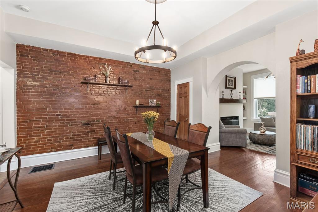 1944 Provenchere Place St. Louis, MO 63118 - Photo 16 of 54