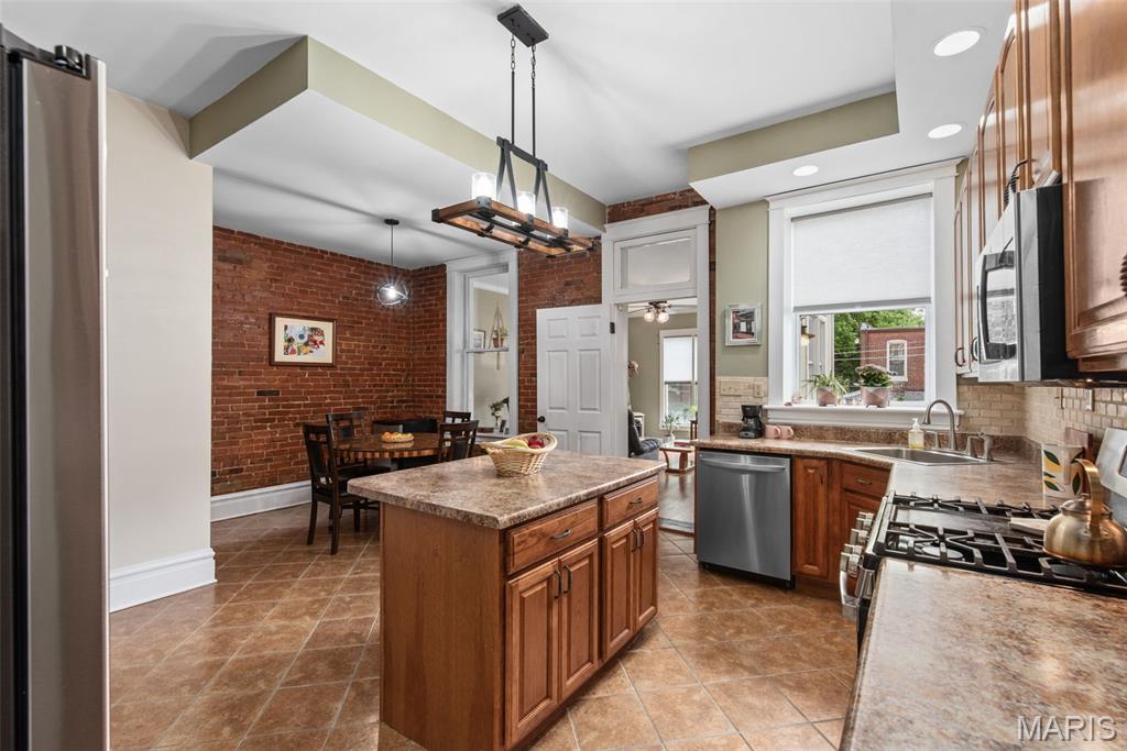 1944 Provenchere Place St. Louis, MO 63118 - Photo 18 of 54