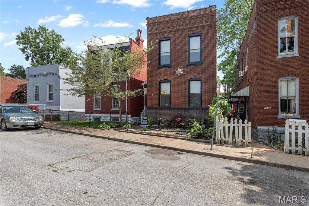 1944 Provenchere Place St. Louis, MO 63118 - Photo 3 of 54