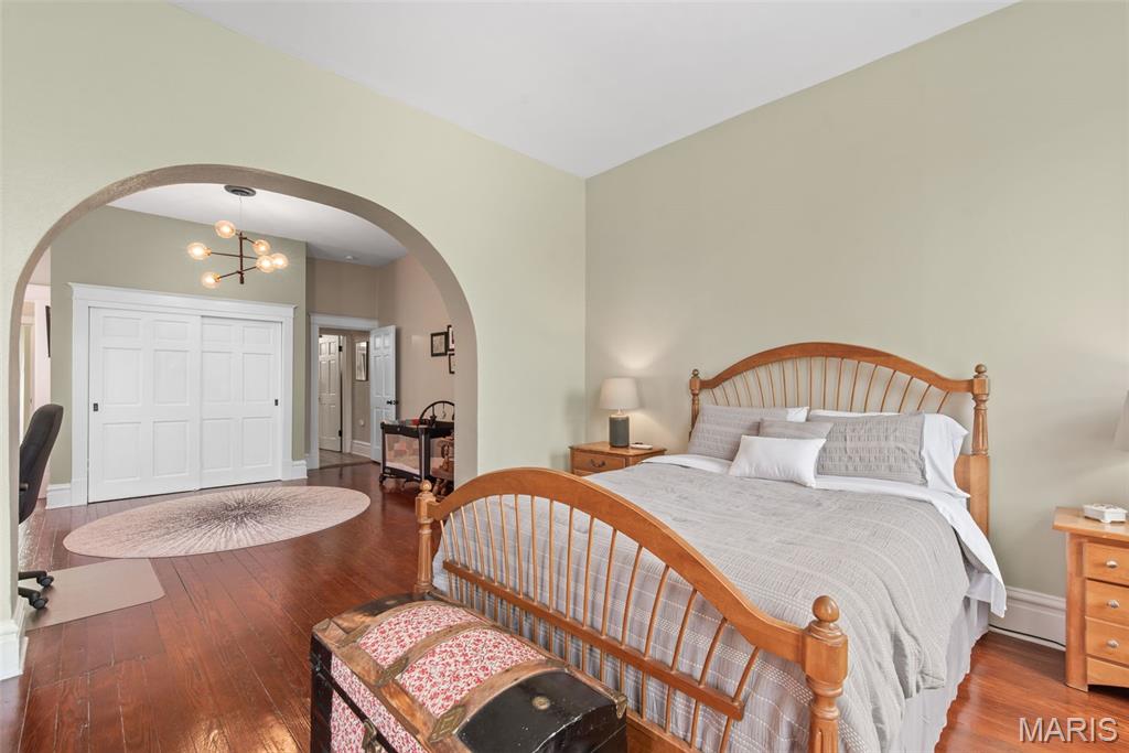 1944 Provenchere Place St. Louis, MO 63118 - Photo 40 of 54