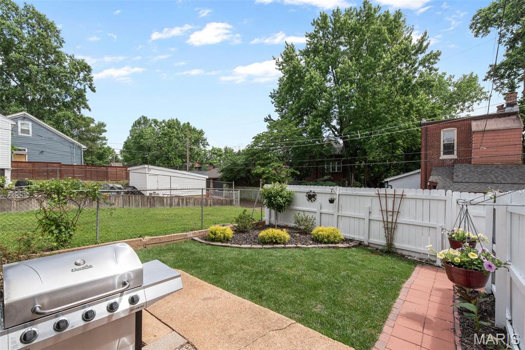 1944 Provenchere Place St. Louis, MO 63118 - Photo 47 of 54