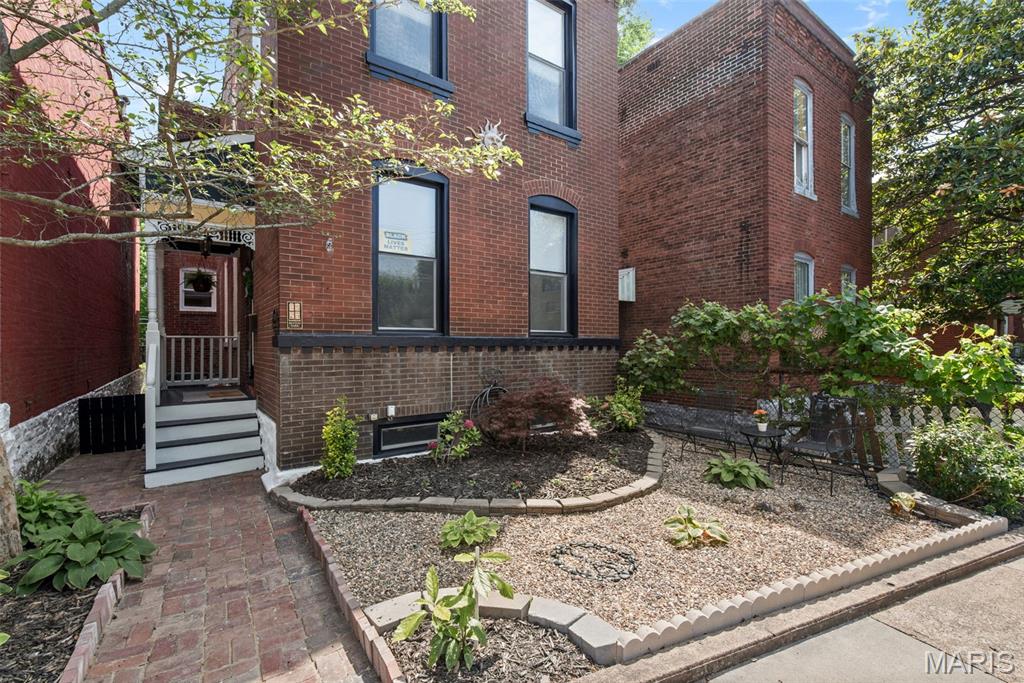 1944 Provenchere Place St. Louis, MO 63118 - Photo 5 of 54